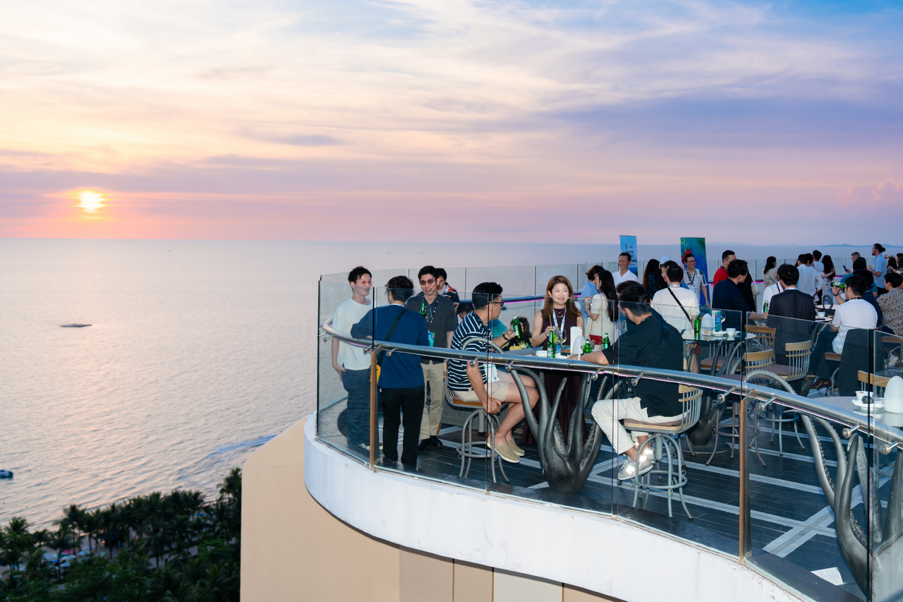 12 Rooftop Ideas for New Year Kick-off Parties | VIETNAM DMC| Vietnam ...